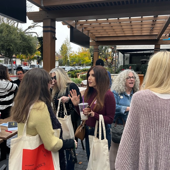 𝐃𝐄𝐂𝐄𝐌𝐁𝐄𝐑 𝟏𝟒!! POSHMARK TURNS 13!! Posh + Connect 12/14/2024 12pm - Picture 15 of 15